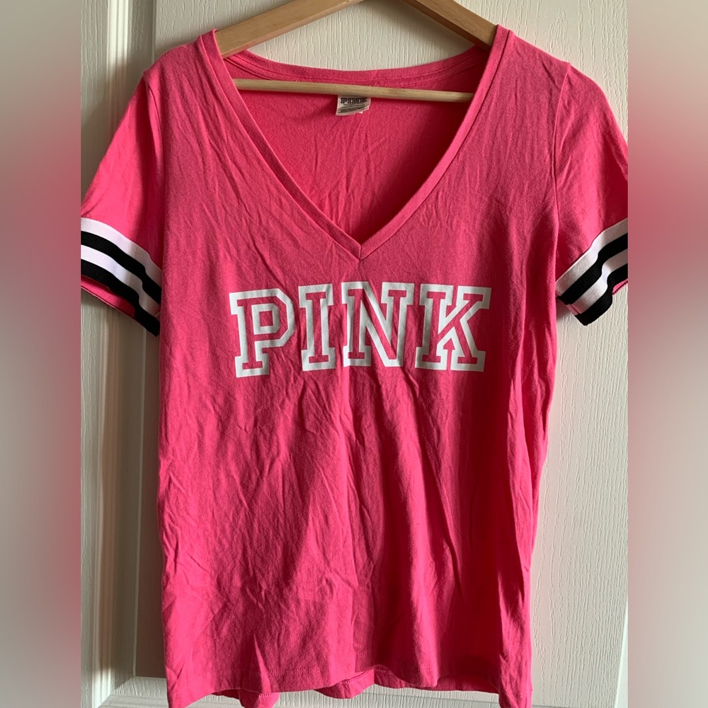 PINK Victoria's Secret V-Neck Tee in size Small
